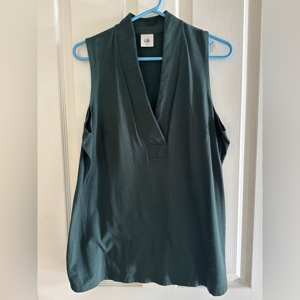 Cabbie V-neck sleeveless top size large
